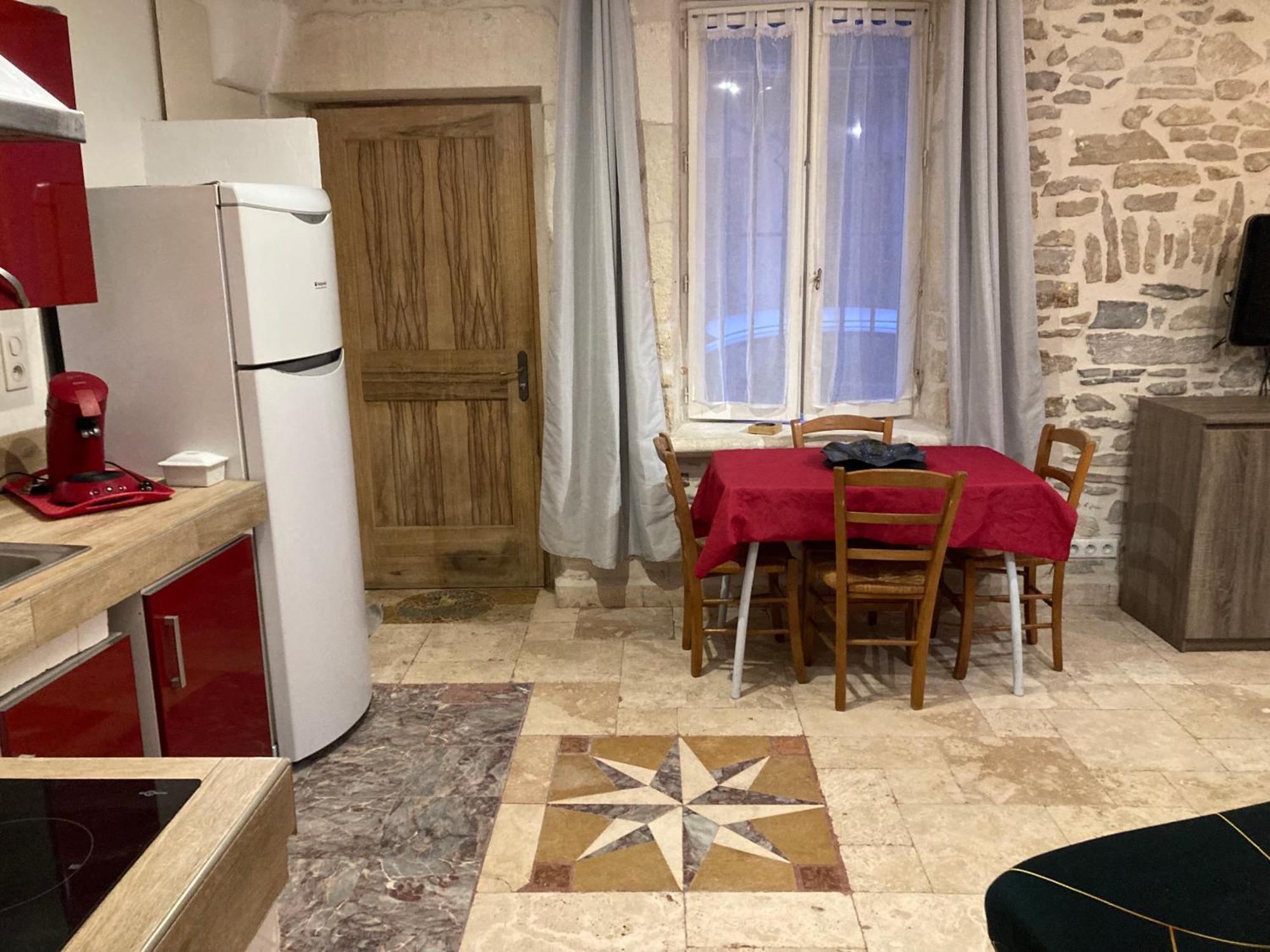 Tres Bel Appartement Cosy Et Chaleureux A Ним Экстерьер фото
